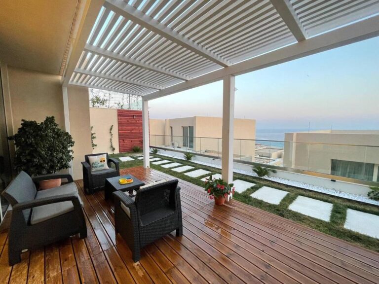 Terras van Villa Azure